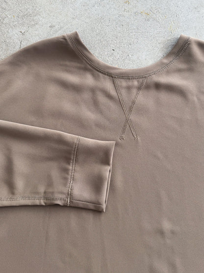 eru　2WAYロゴプリントプルオーバー