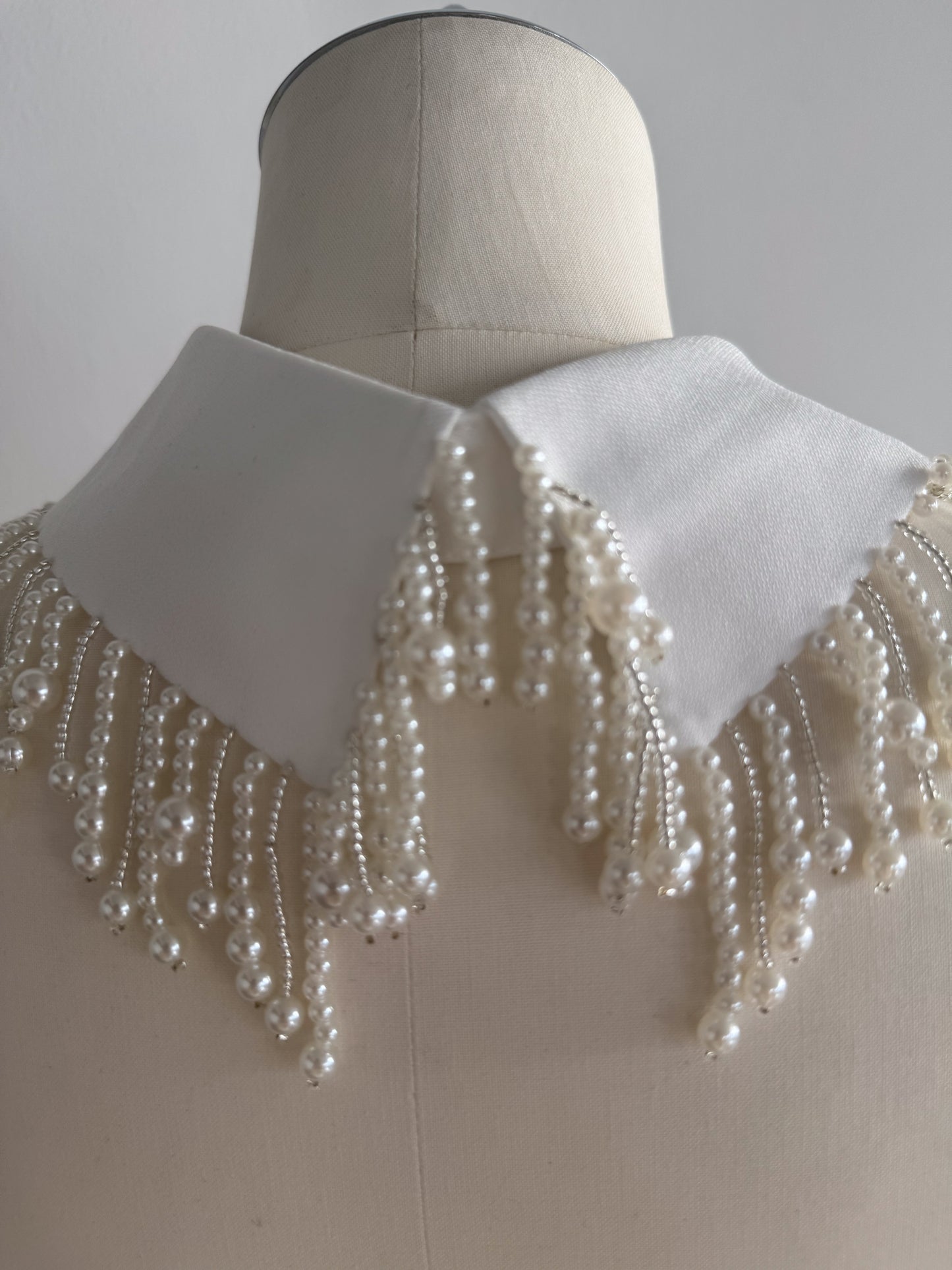 eru　パール付け衿