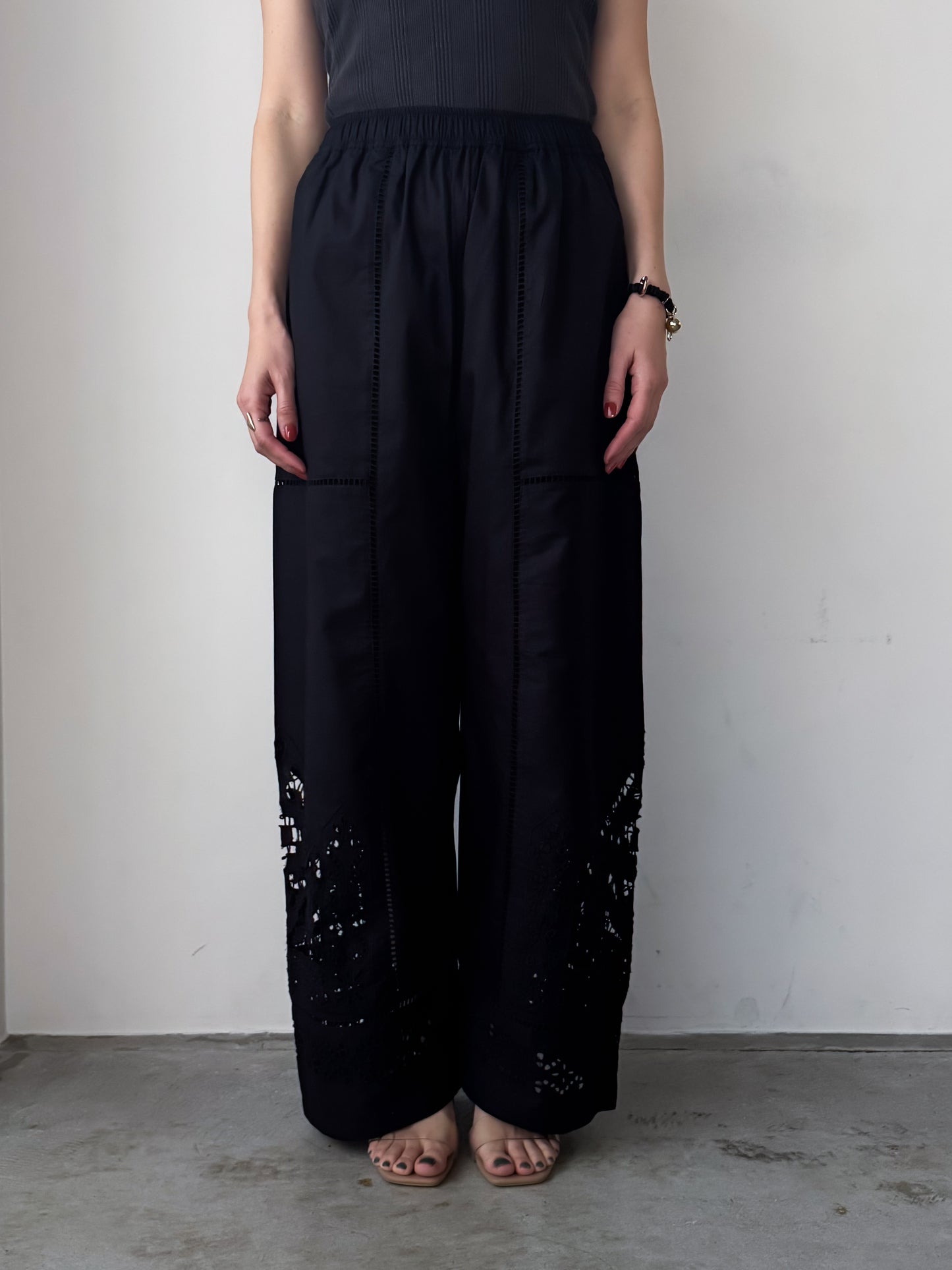 Pqran　【オリジナル図案】カットワーク刺繍パンツ