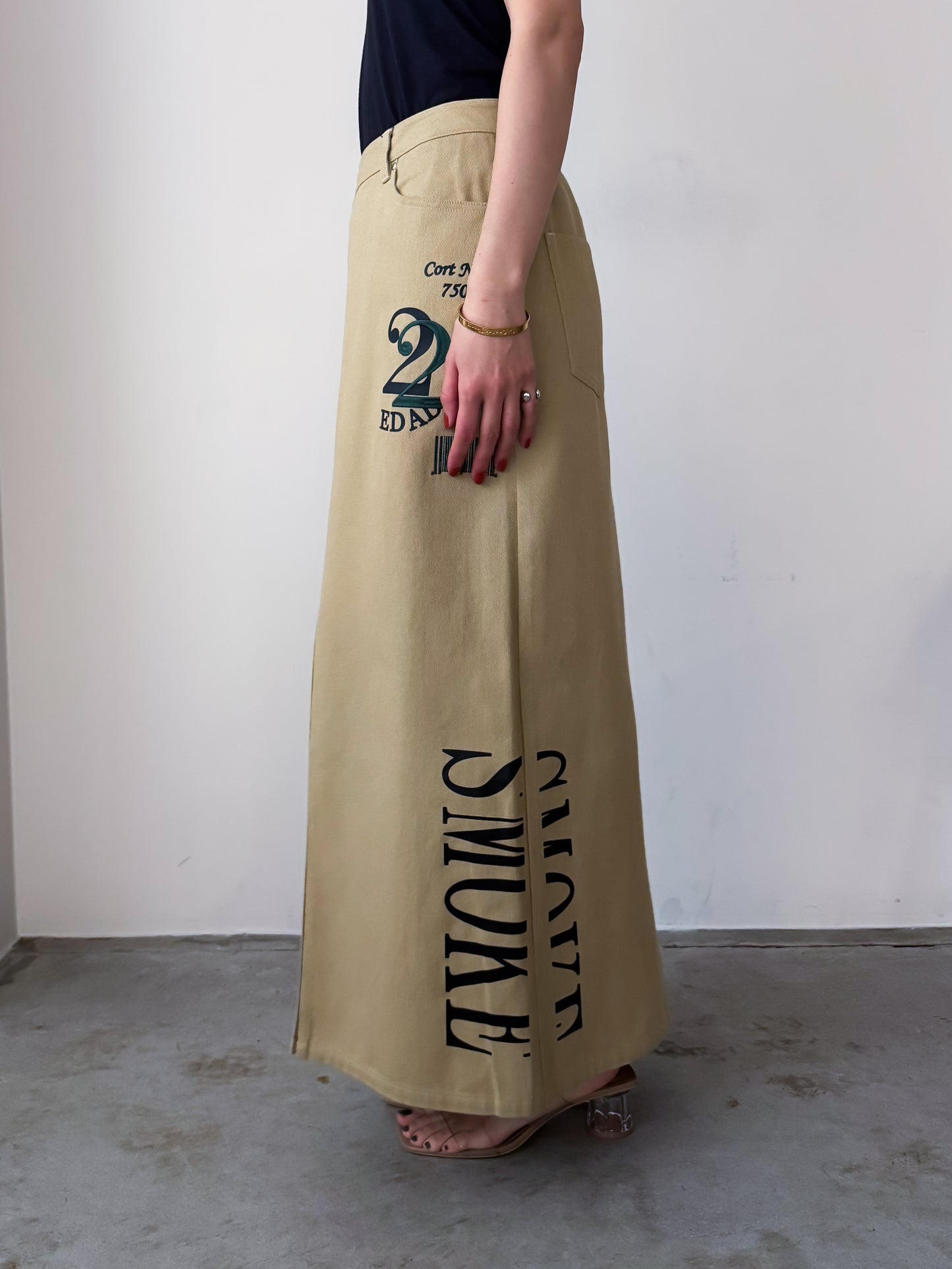 Pqran　【オリジナル図案】ウイスキープリント×刺繍スカート