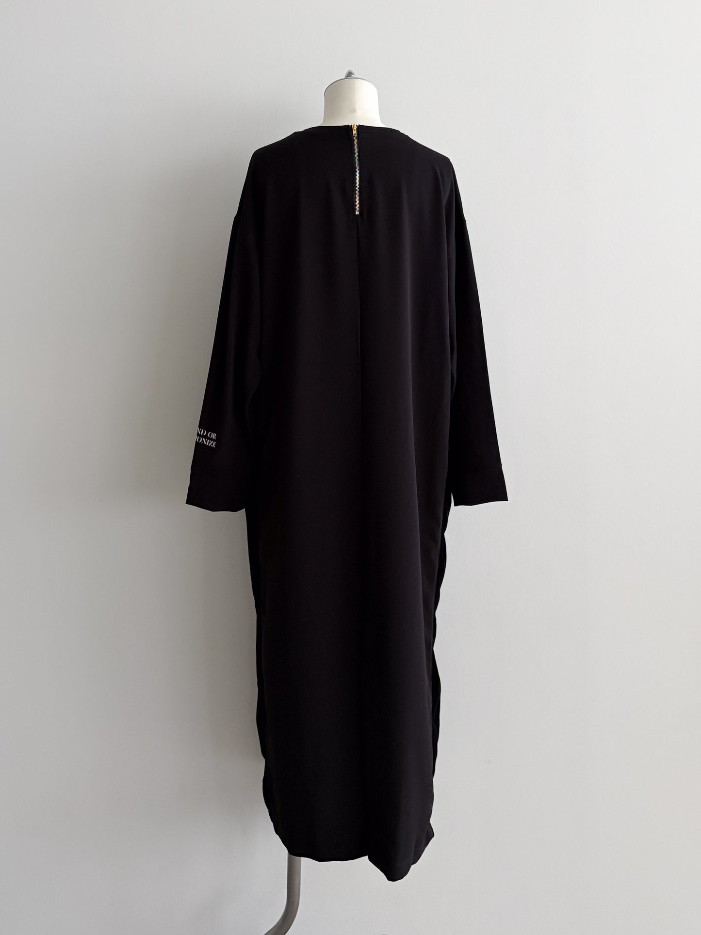 eru　【オリジナル図案】ロゴプリントワンピース