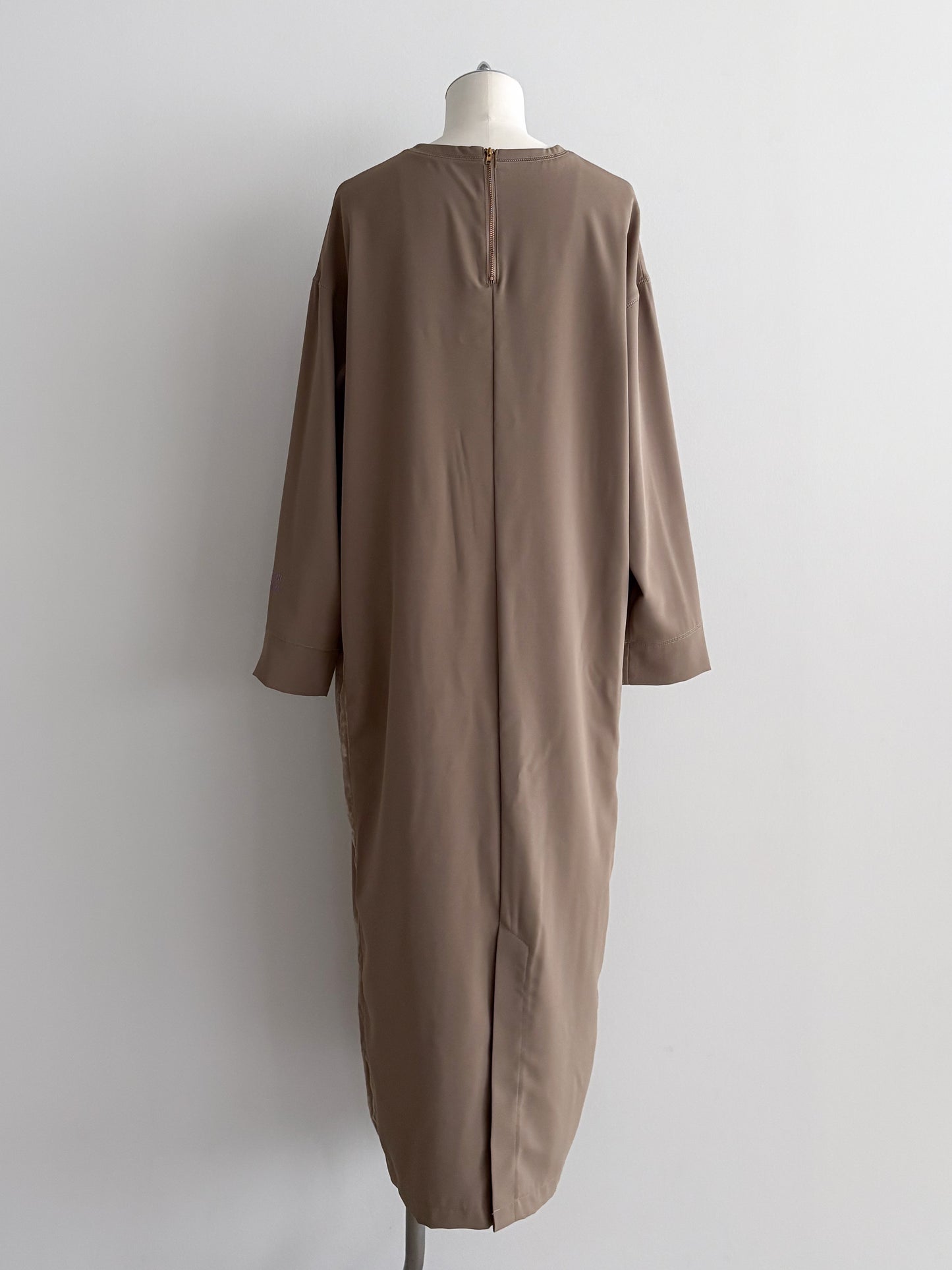 eru　【オリジナル図案】ロゴプリントワンピース