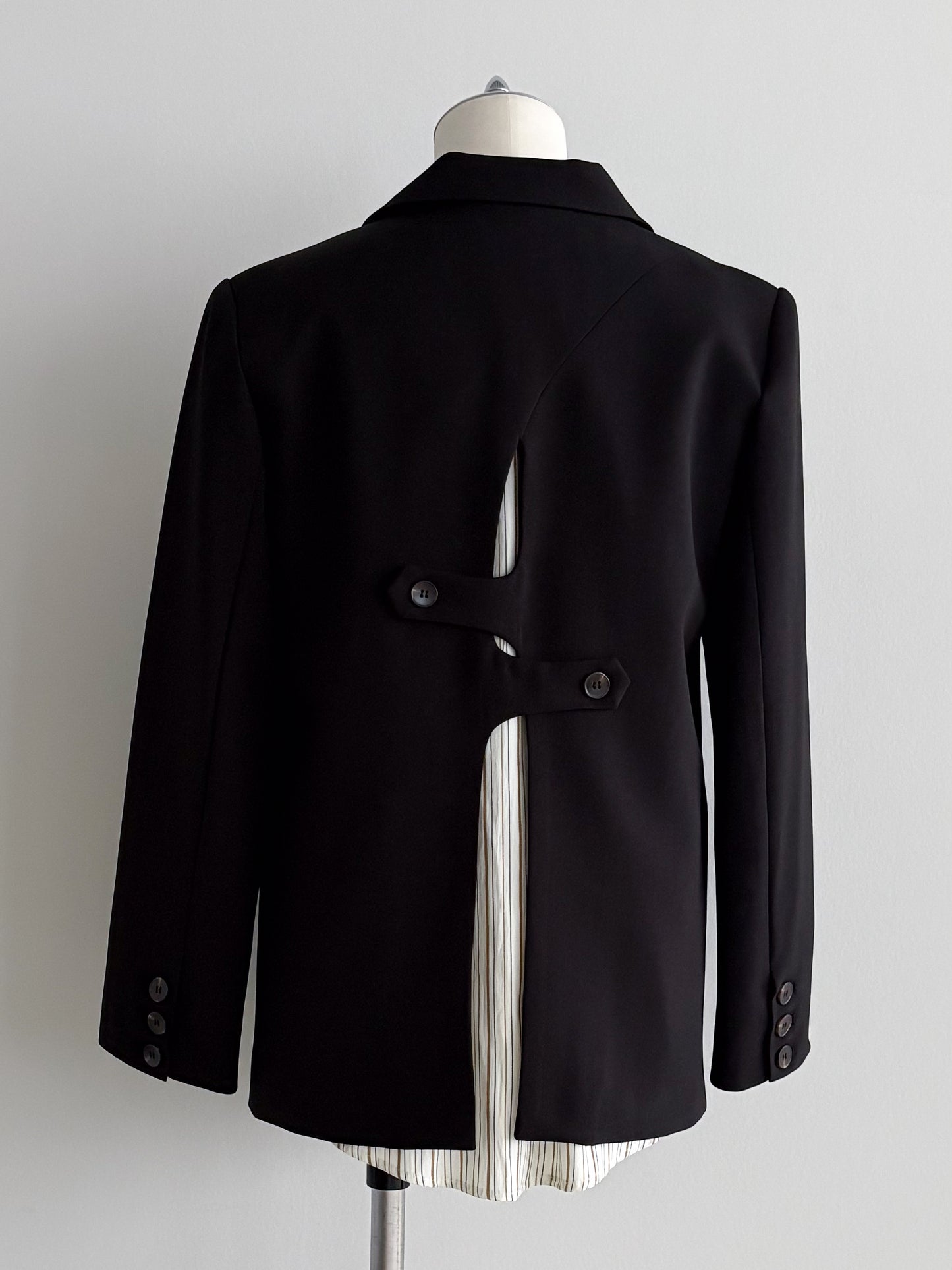 eru  バックデザインジャケット