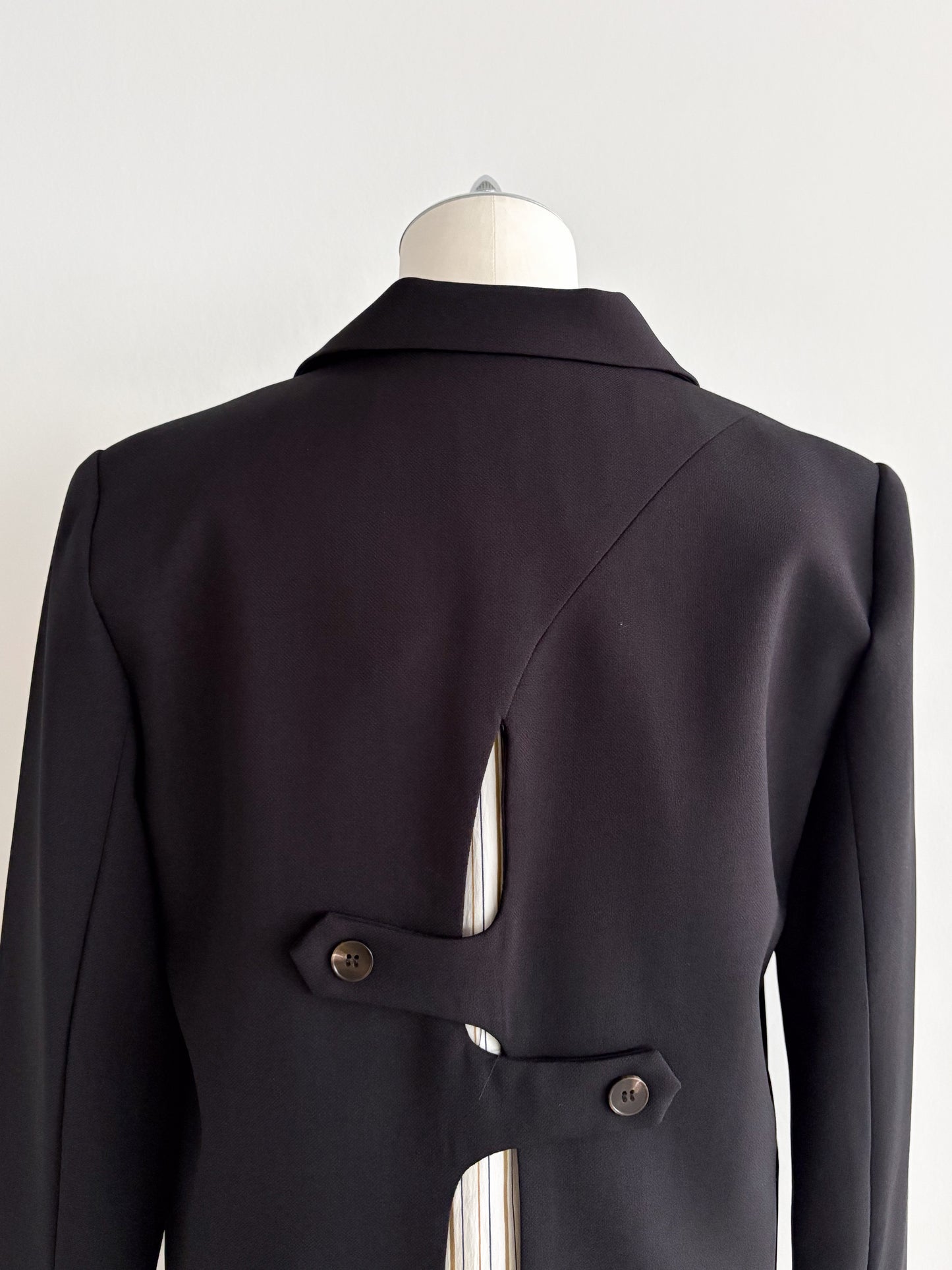 eru  バックデザインジャケット