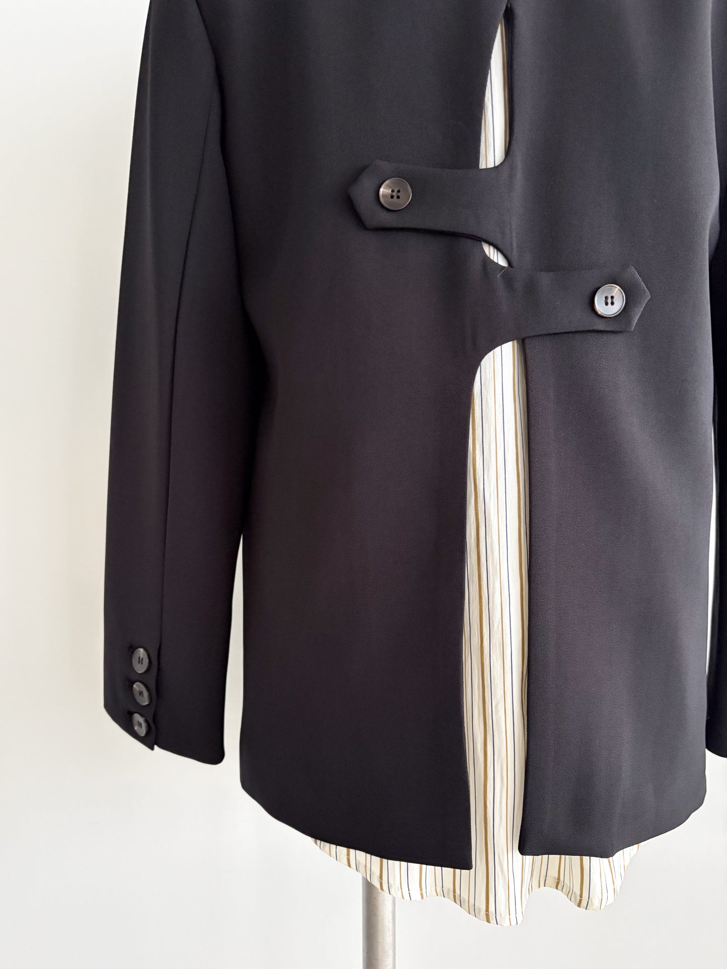 eru  バックデザインジャケット