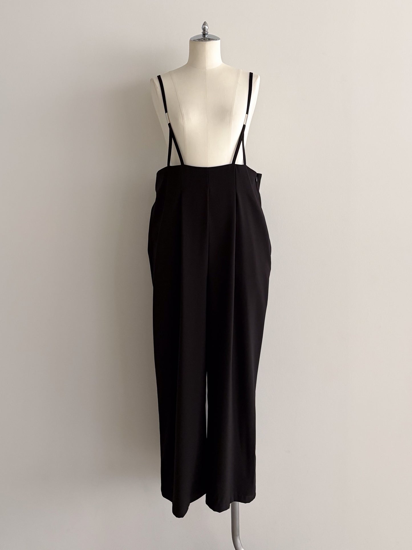 eru  バックギャザーサロペットパンツ