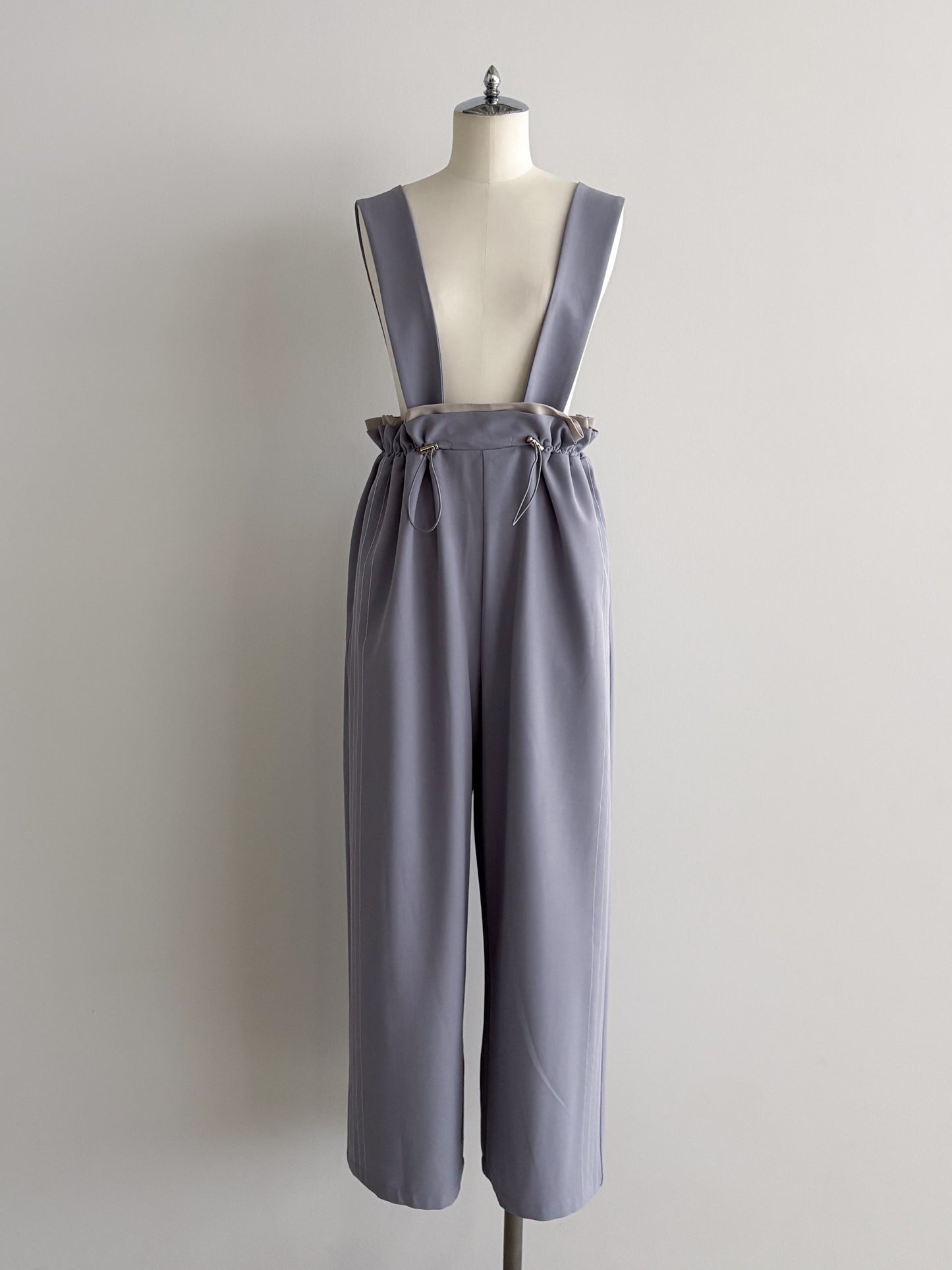 eru  バックギャザーサロペットパンツ