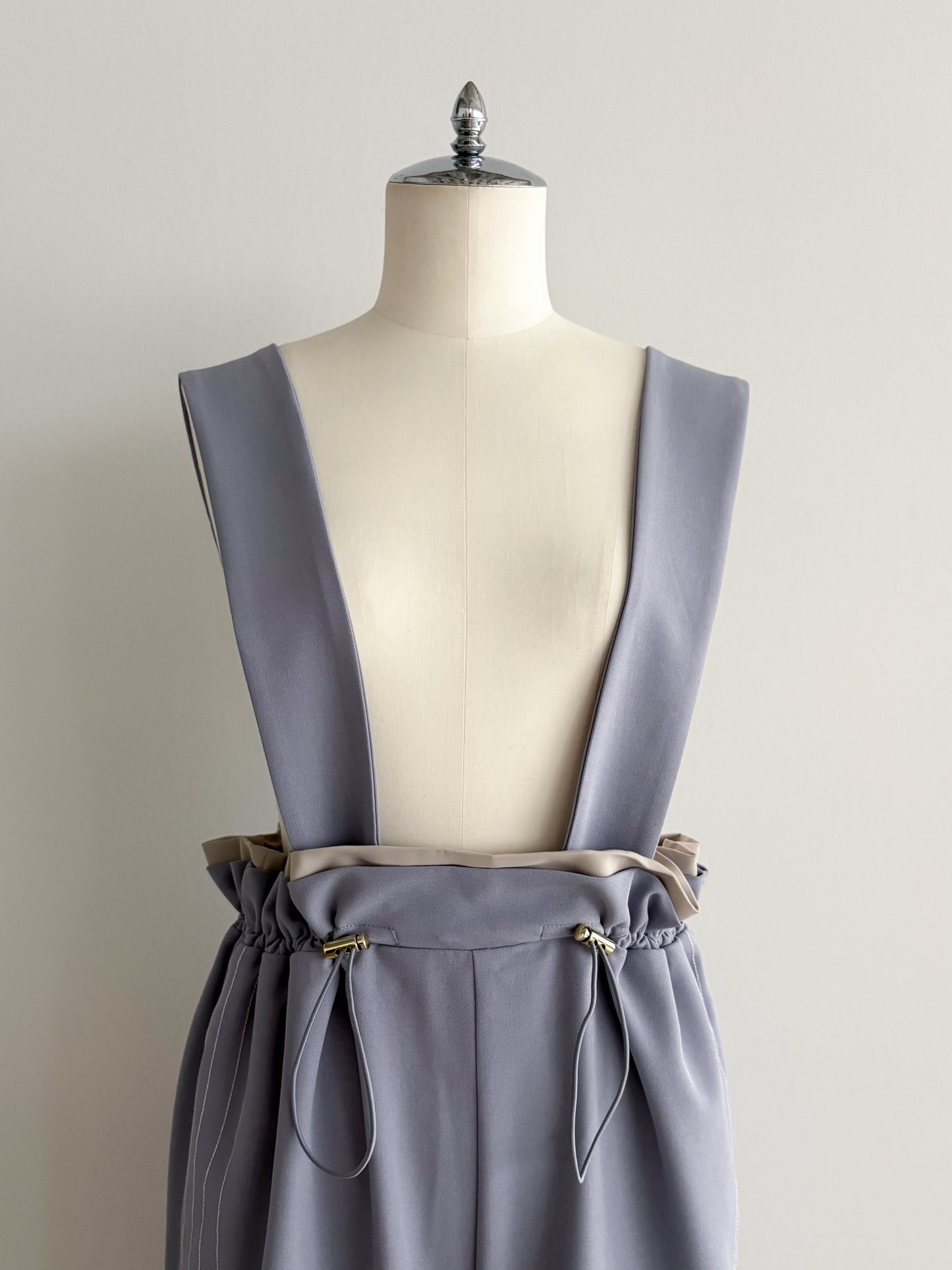 eru  バックギャザーサロペットパンツ