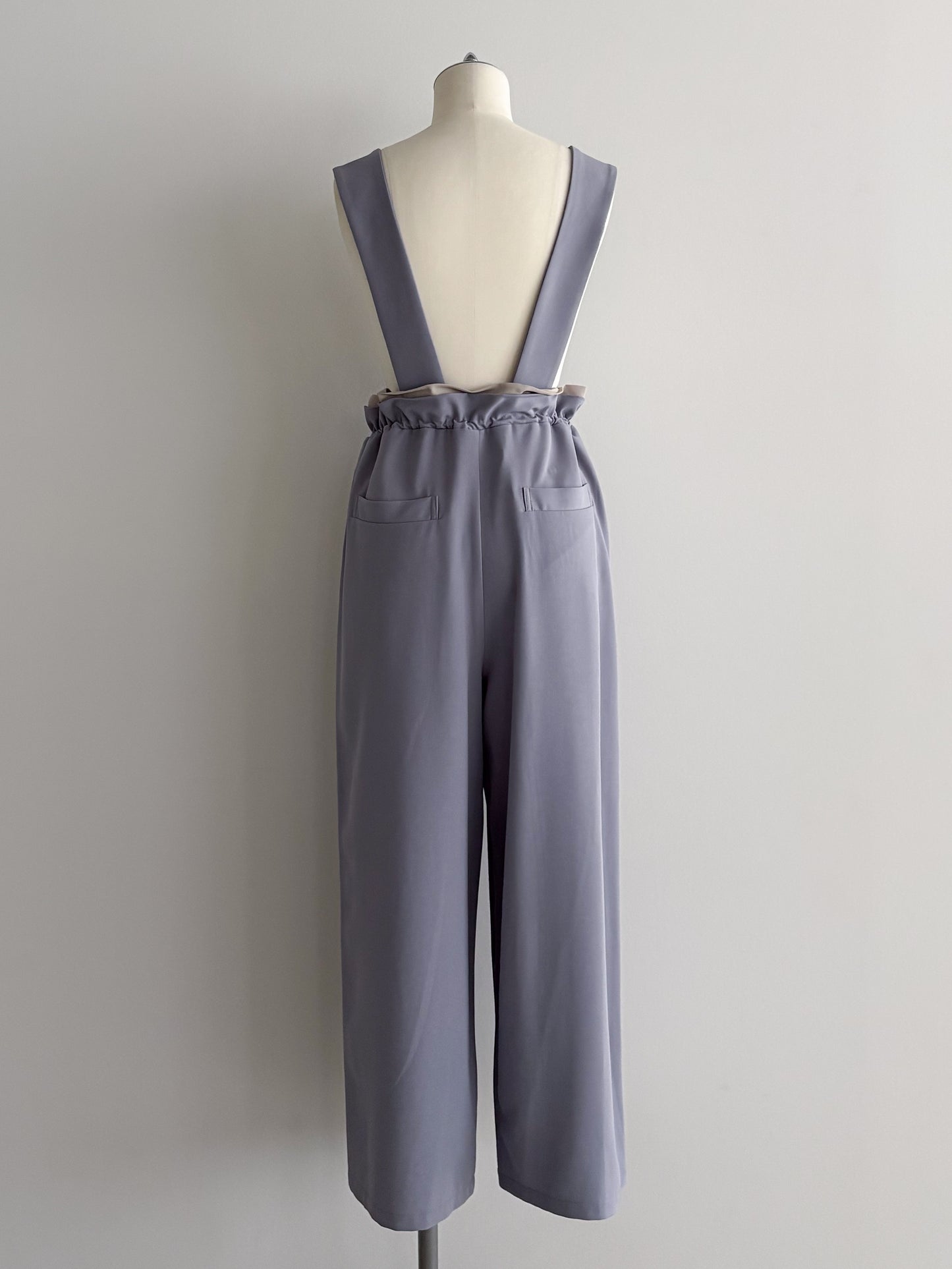 eru  バックギャザーサロペットパンツ