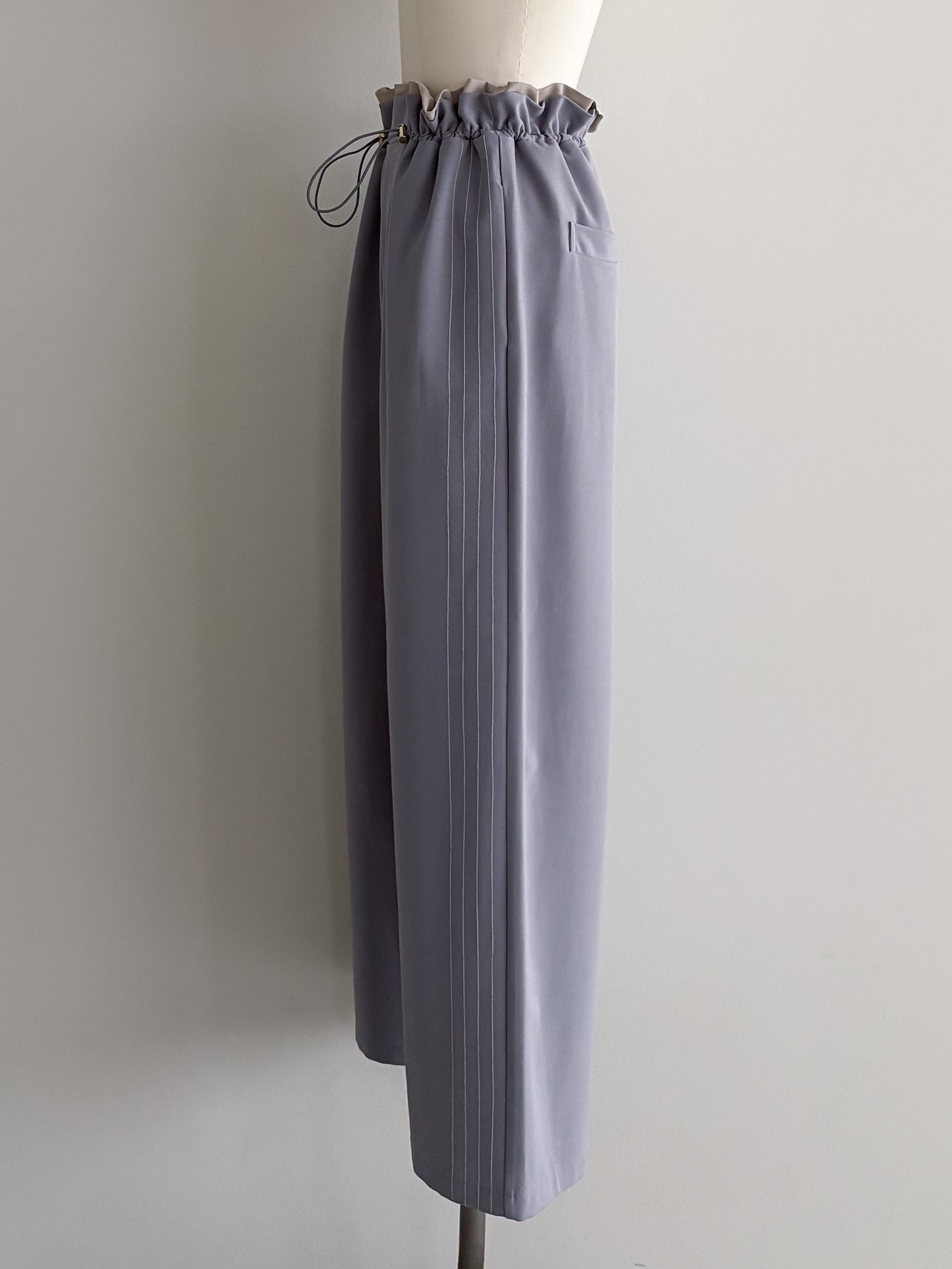 eru  バックギャザーサロペットパンツ