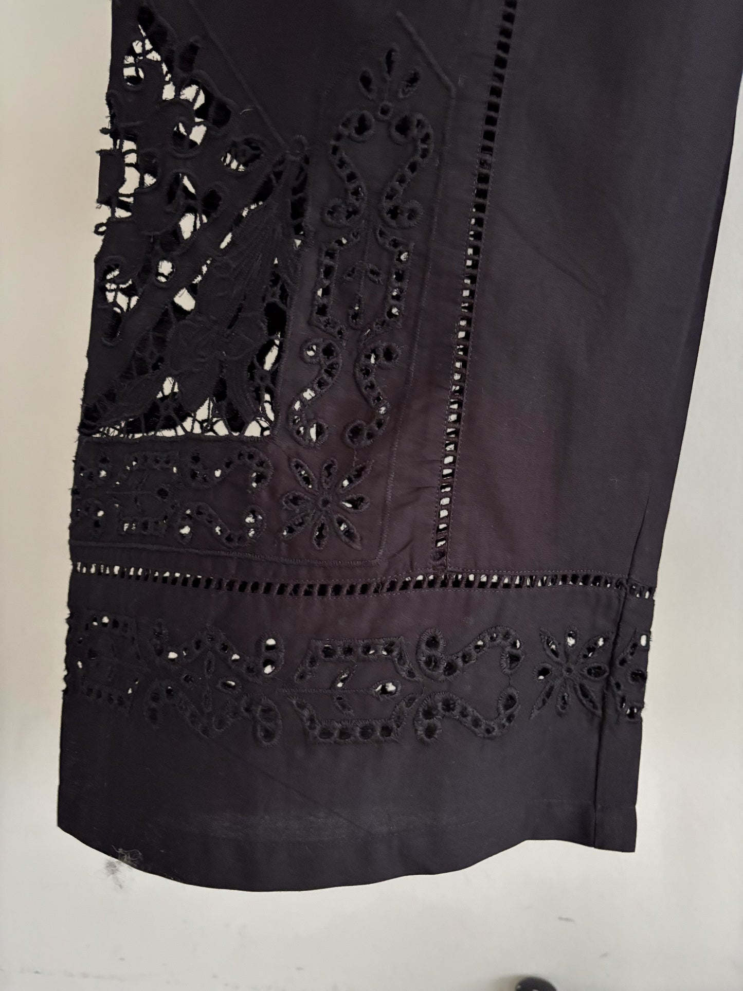 Pqran　【オリジナル図案】カットワーク刺繍パンツ