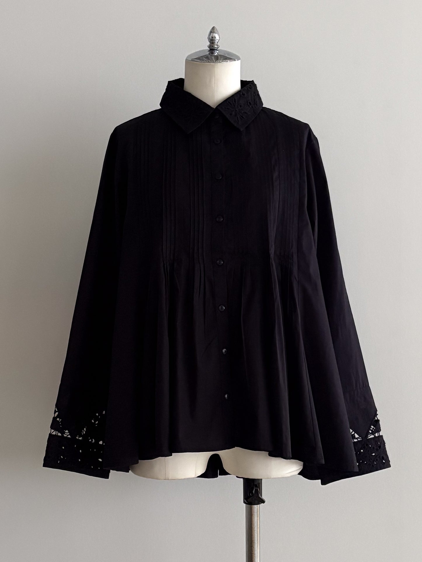 Pqran　【オリジナル図案】カットワーク刺繍ブラウス