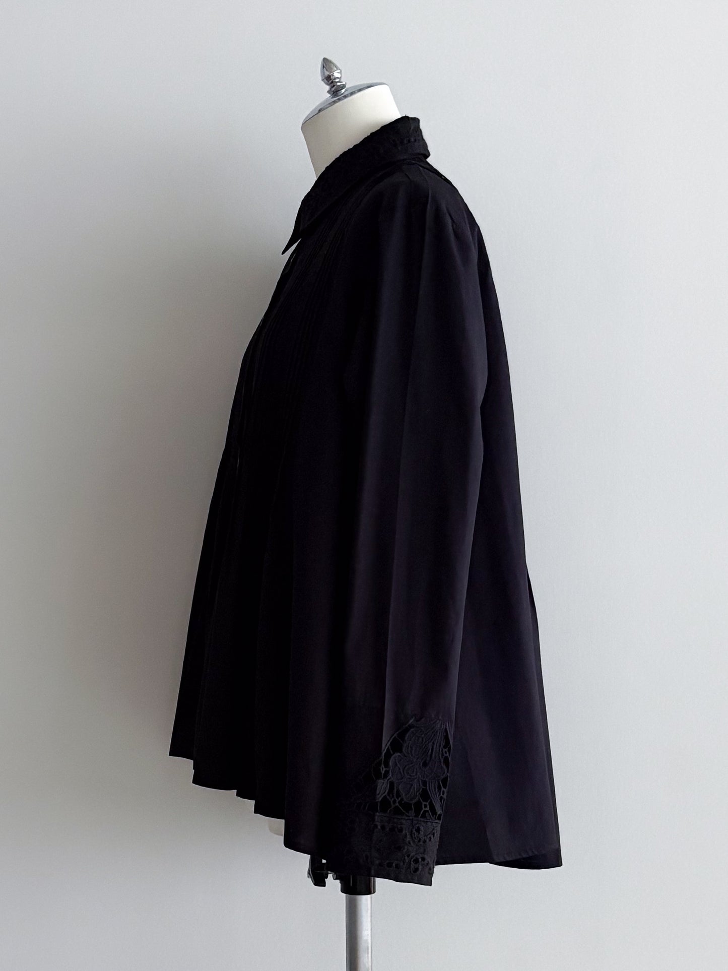 Pqran　【オリジナル図案】カットワーク刺繍ブラウス
