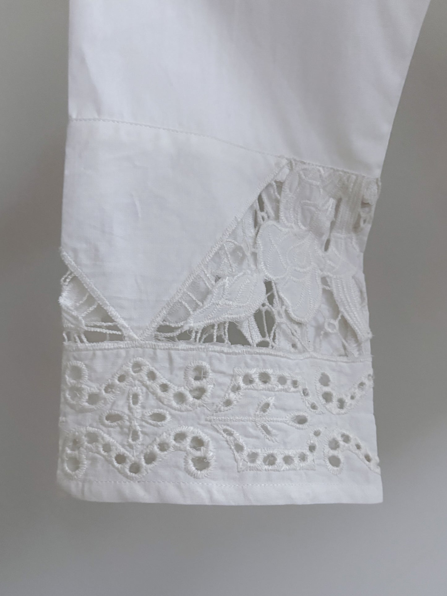 Pqran　【オリジナル図案】カットワーク刺繍ブラウス