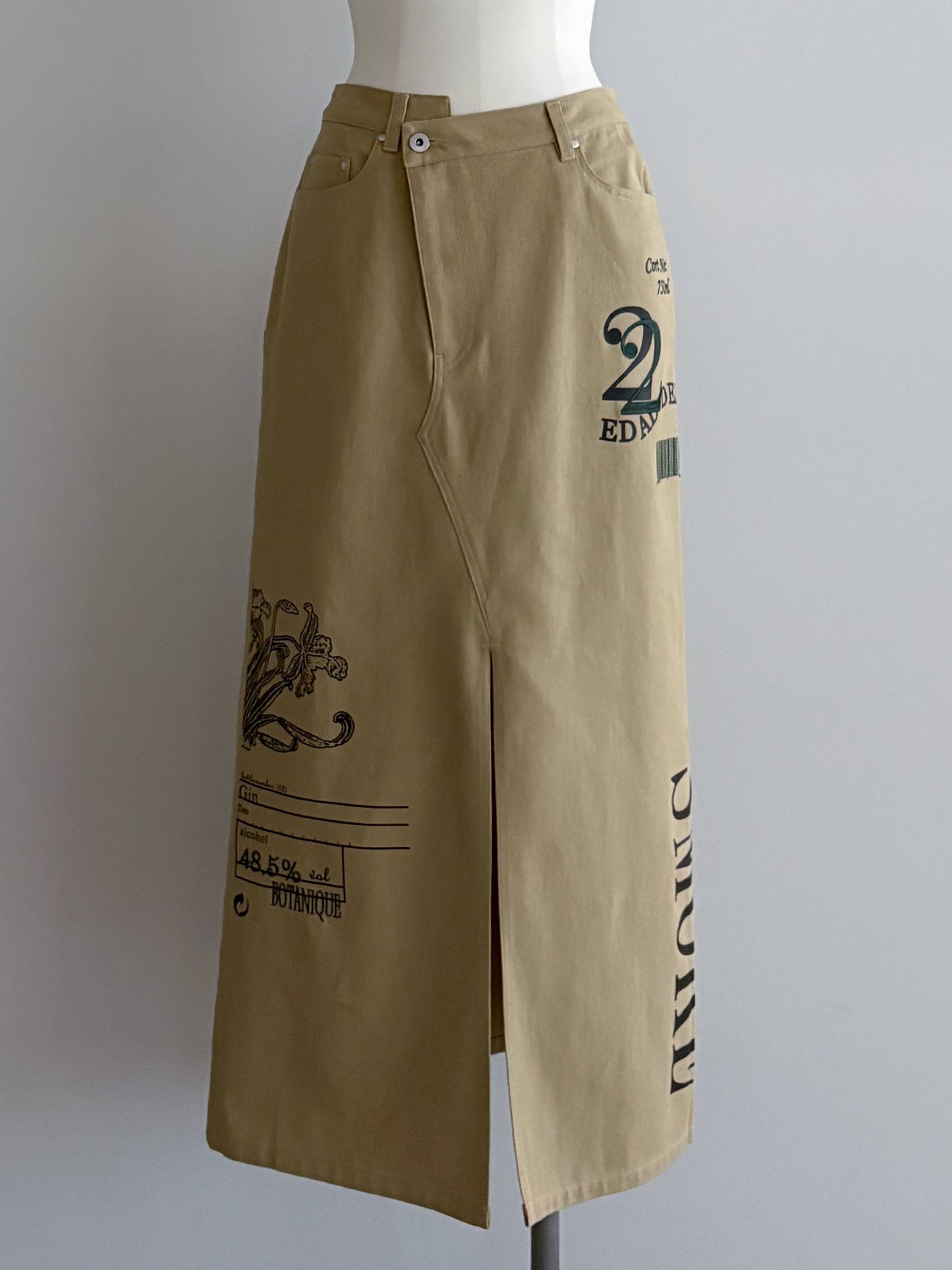 Pqran　【オリジナル図案】ウイスキープリント×刺繍スカート