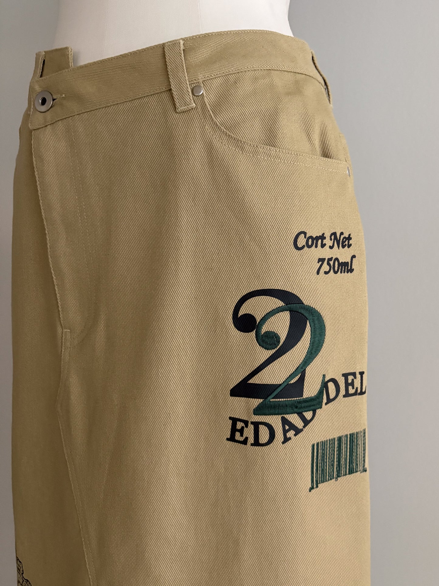 Pqran　【オリジナル図案】ウイスキープリント×刺繍スカート