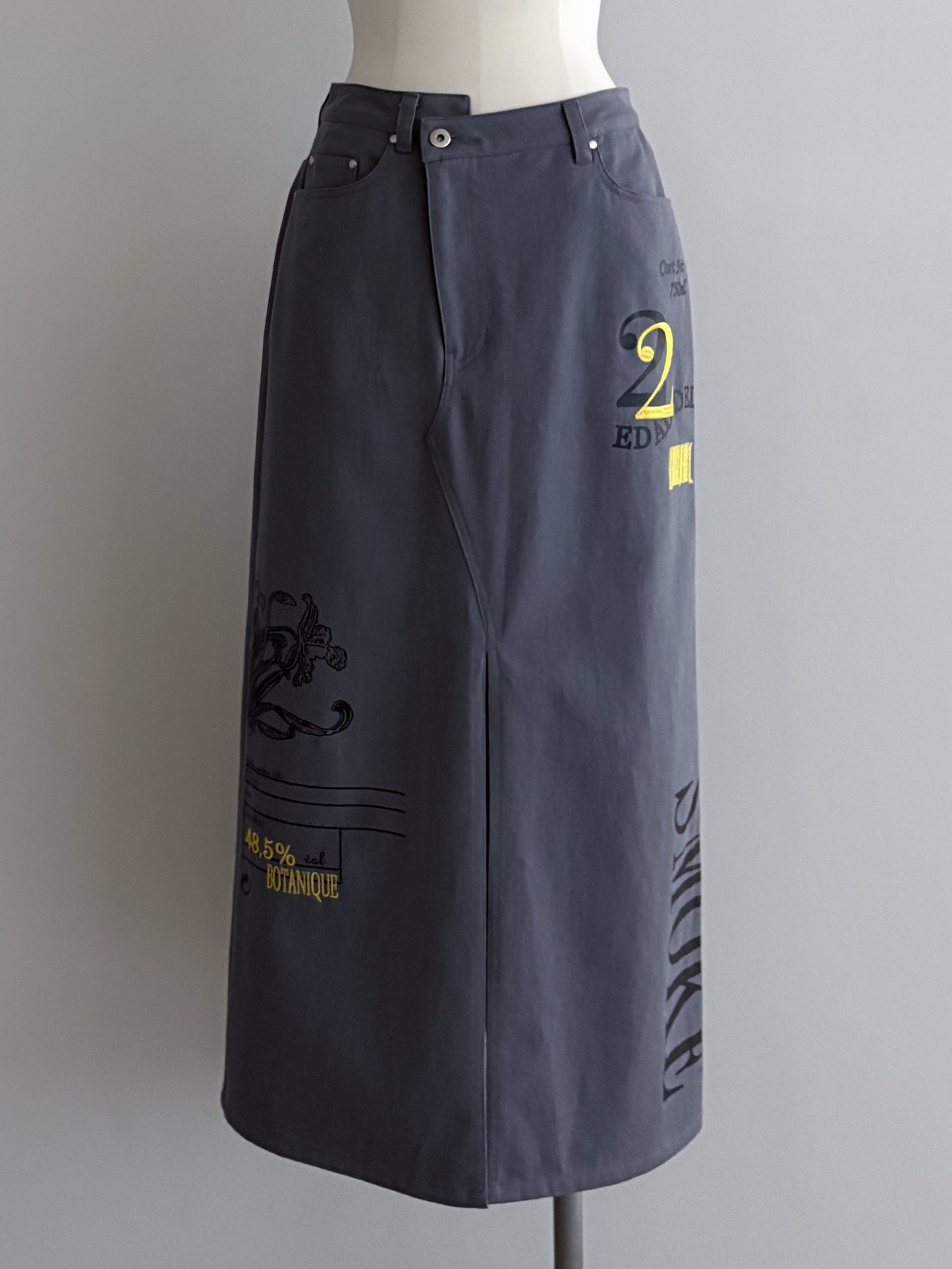 Pqran　【オリジナル図案】ウイスキープリント×刺繍スカート