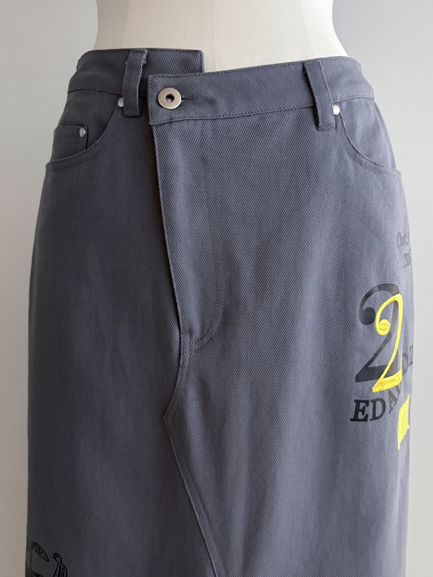 Pqran　【オリジナル図案】ウイスキープリント×刺繍スカート