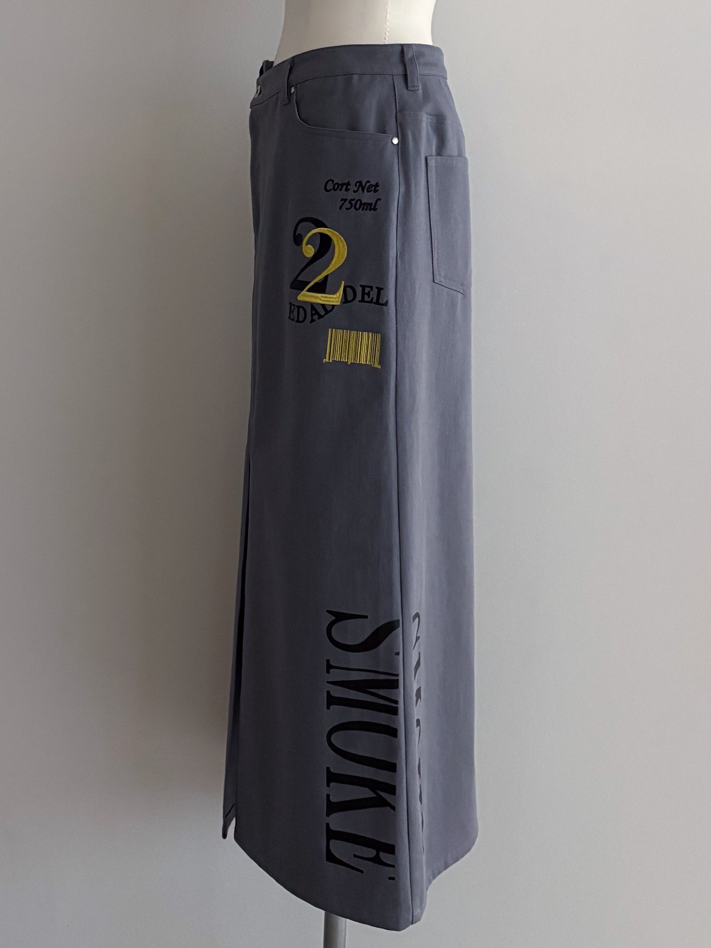 Pqran　【オリジナル図案】ウイスキープリント×刺繍スカート