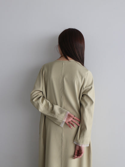 Vネックワンピース