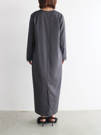 Vネックワンピース