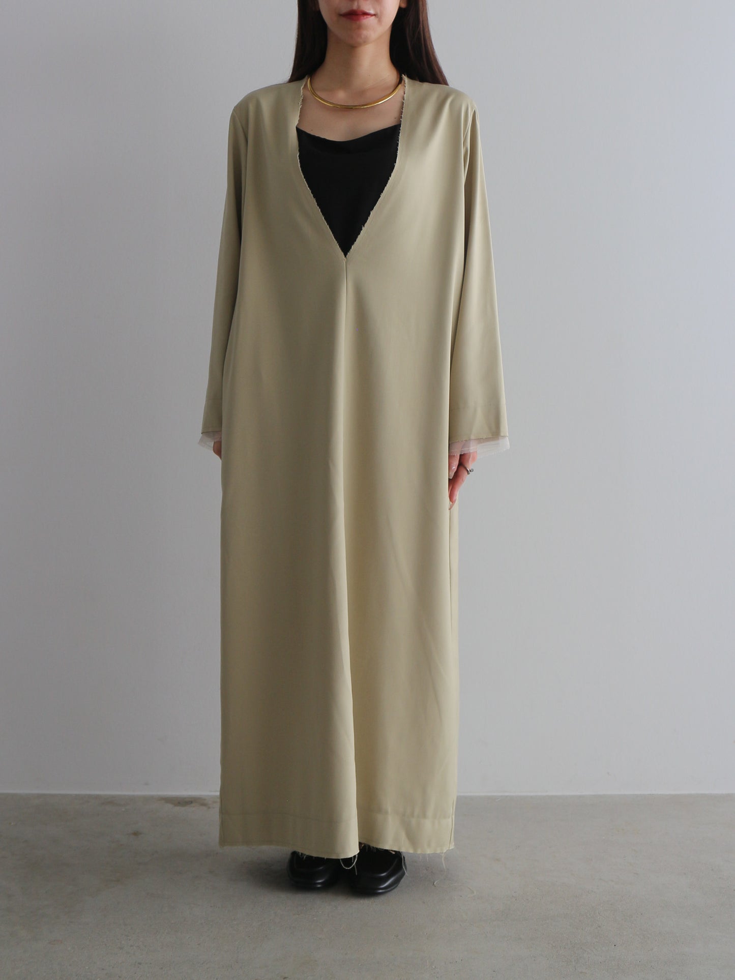 Vネックワンピース