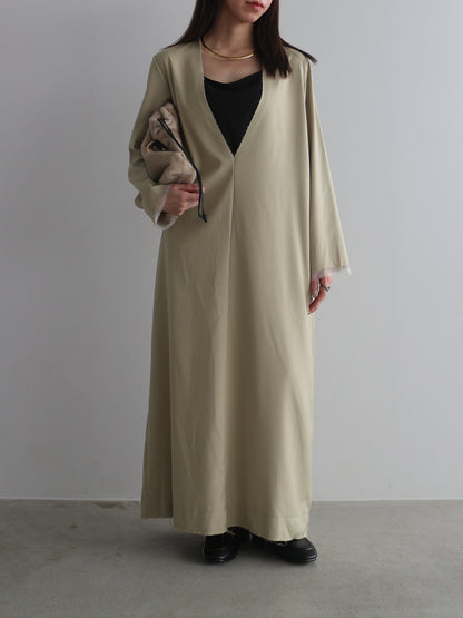 Vネックワンピース