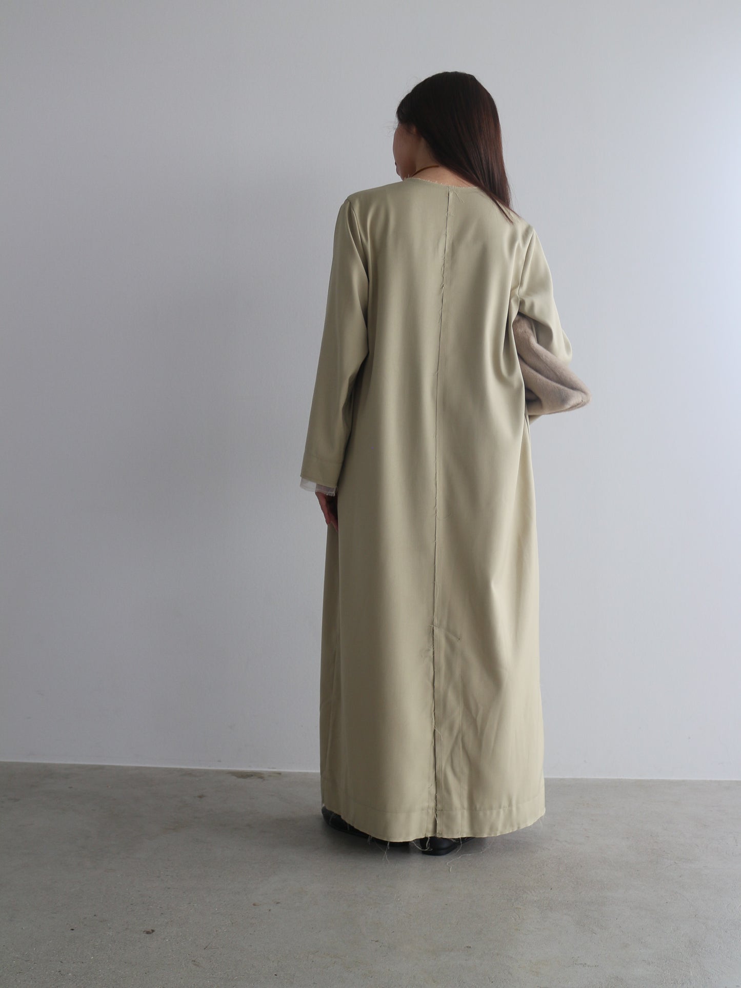 Vネックワンピース