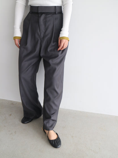 フロントアシメパンツ