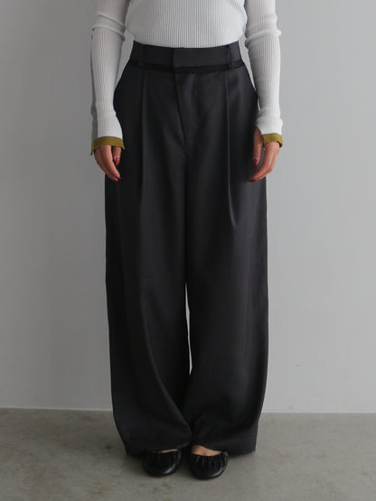 フロントアシメパンツ