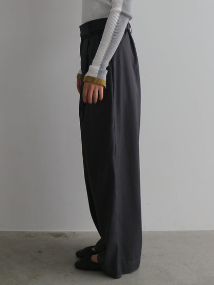 フロントアシメパンツ