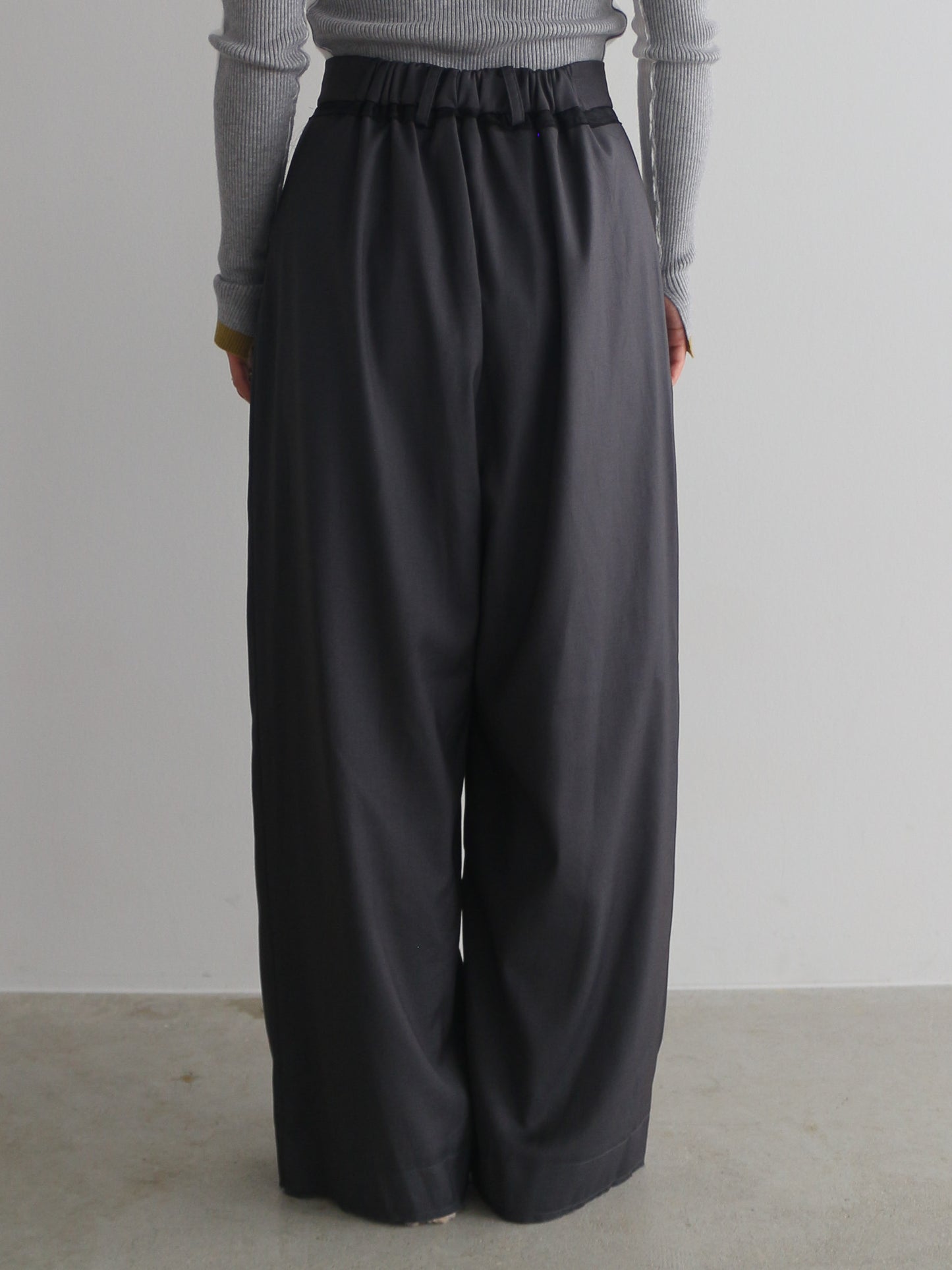 フロントアシメパンツ