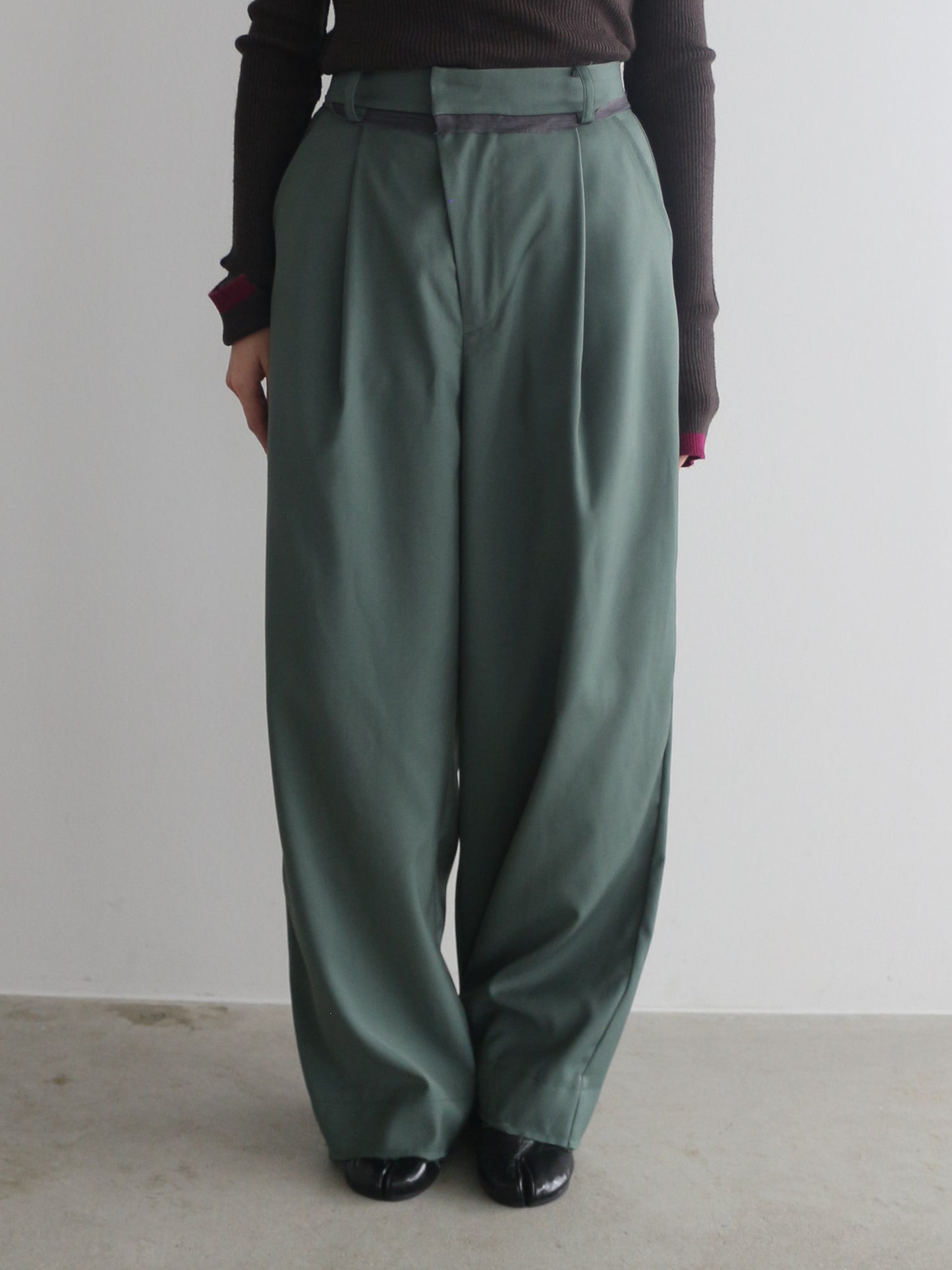 フロントアシメパンツ