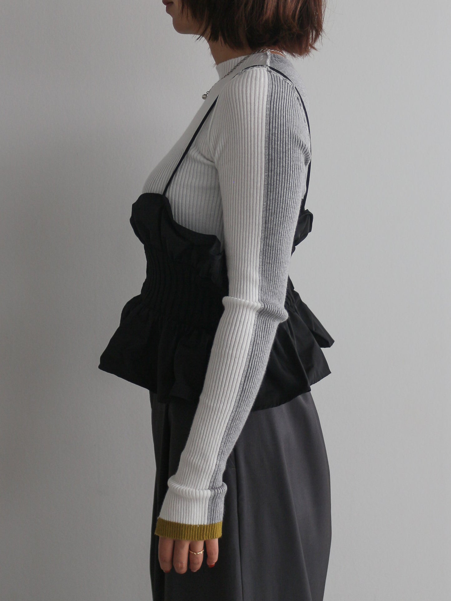 タフタ×ニットビスチェ