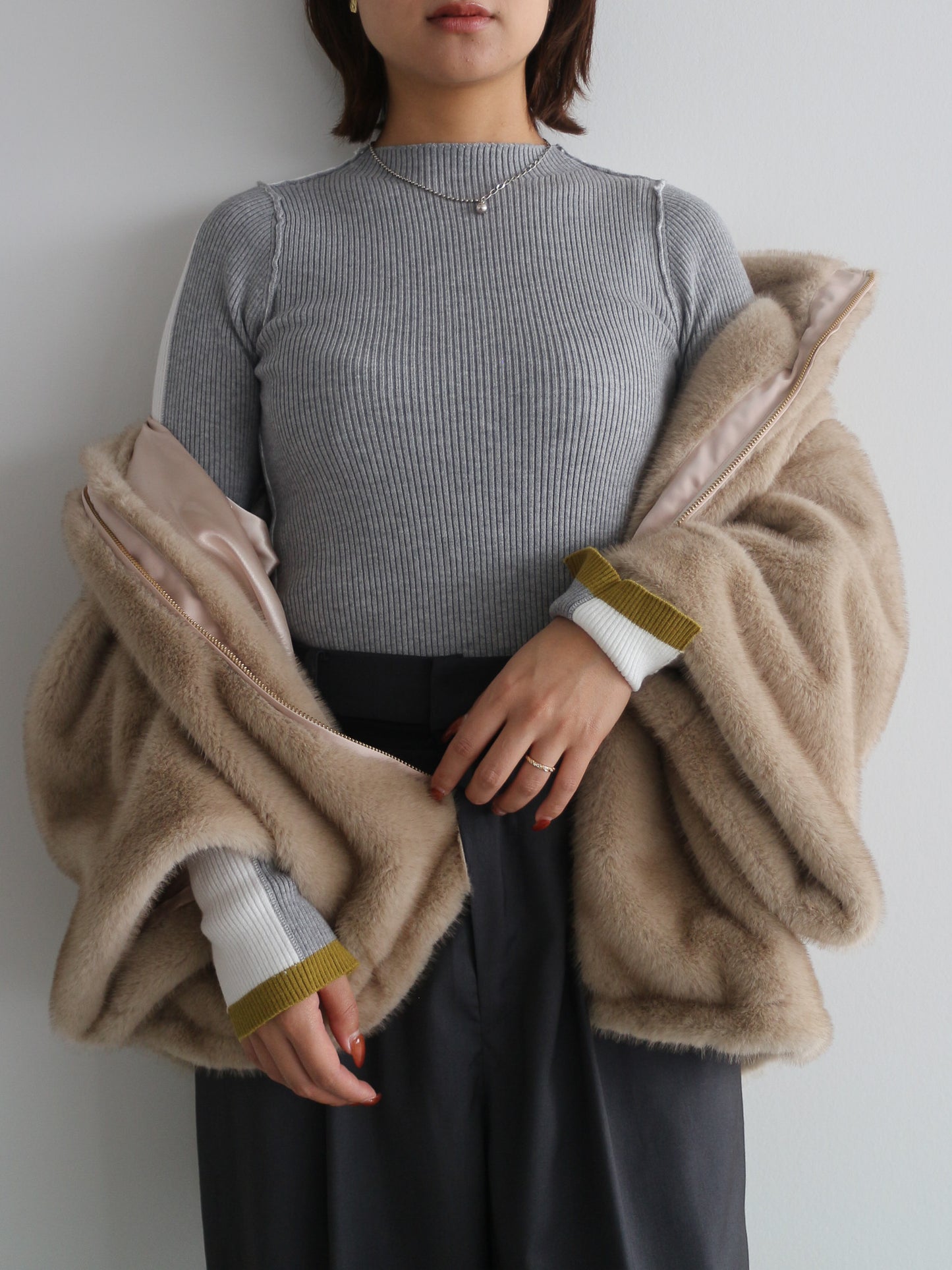 2WAY配色タートルネック