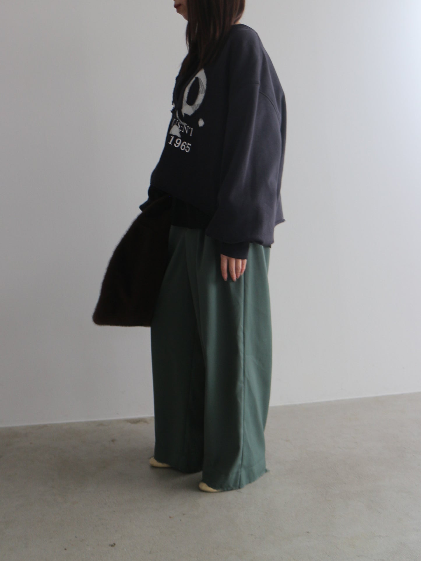 ロゴレーススウェットプルオーバー