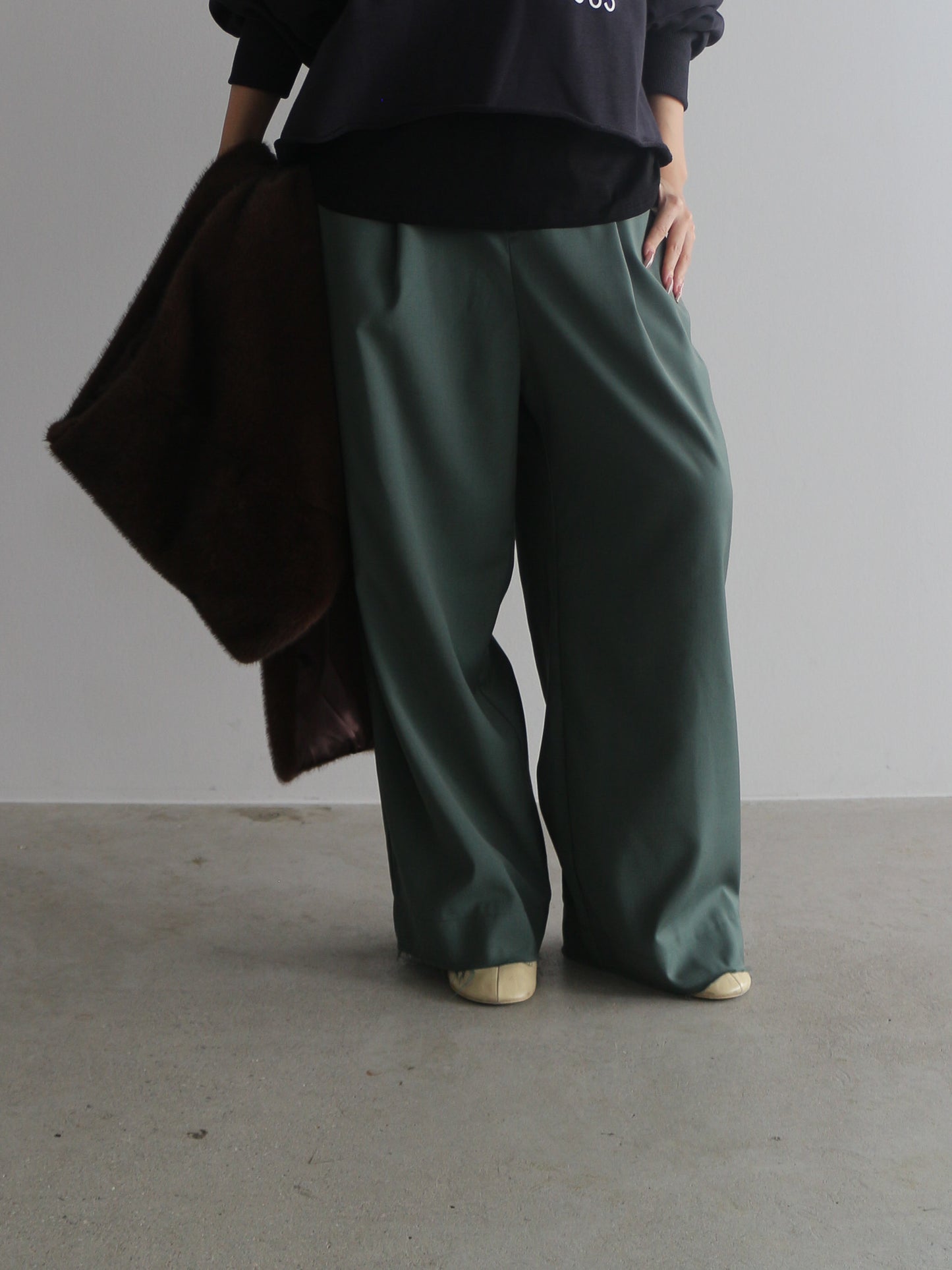 フロントアシメパンツ