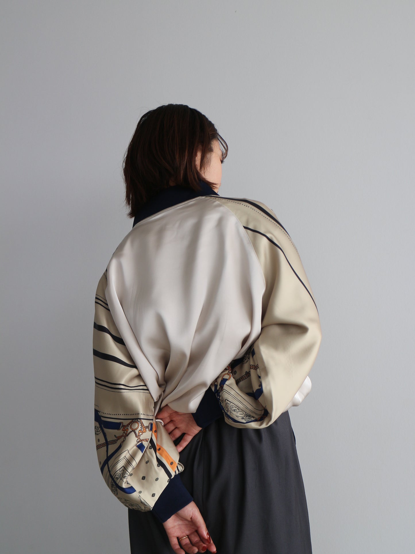 スカーフプリントブルゾン