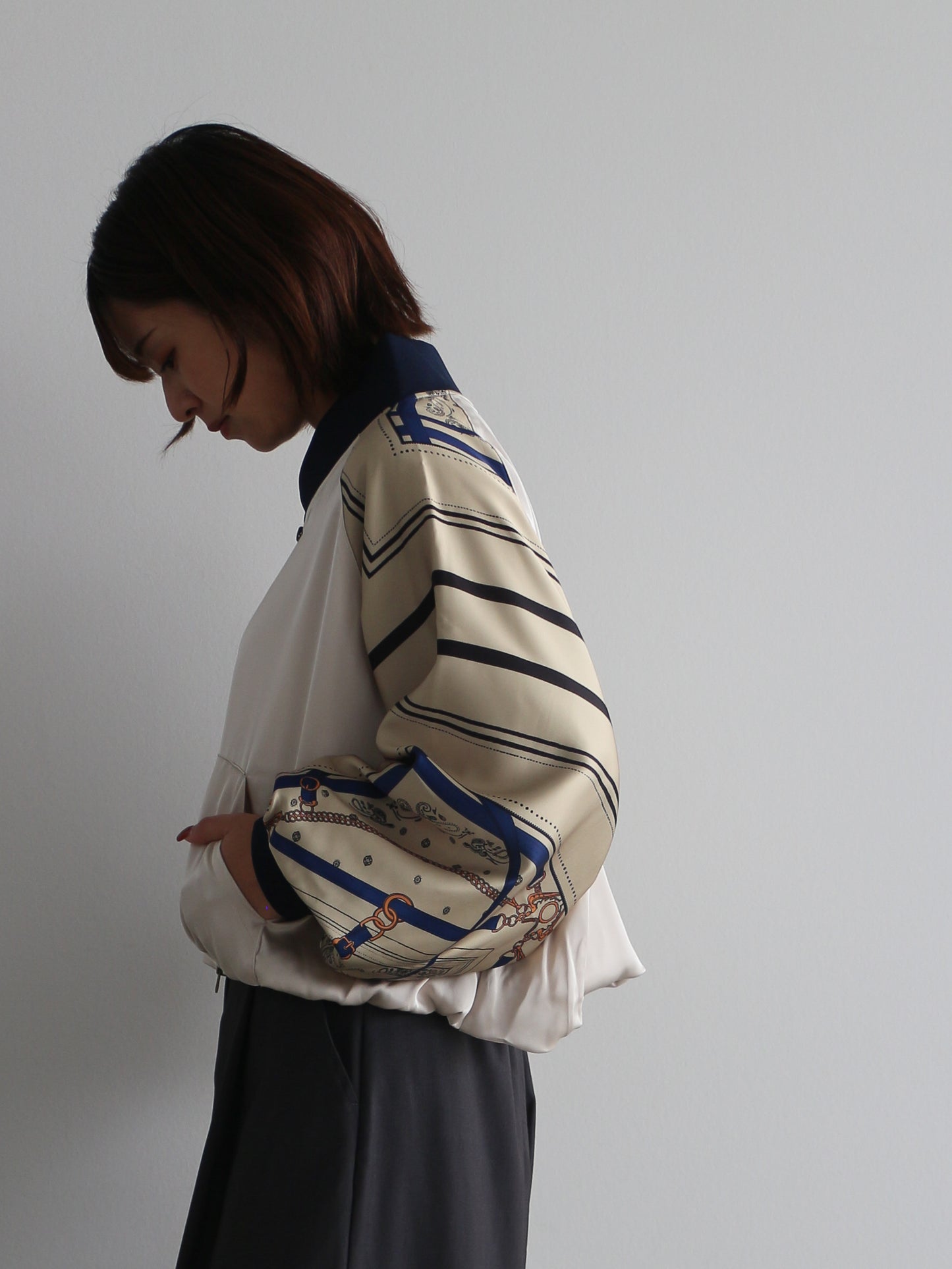 スカーフプリントブルゾン