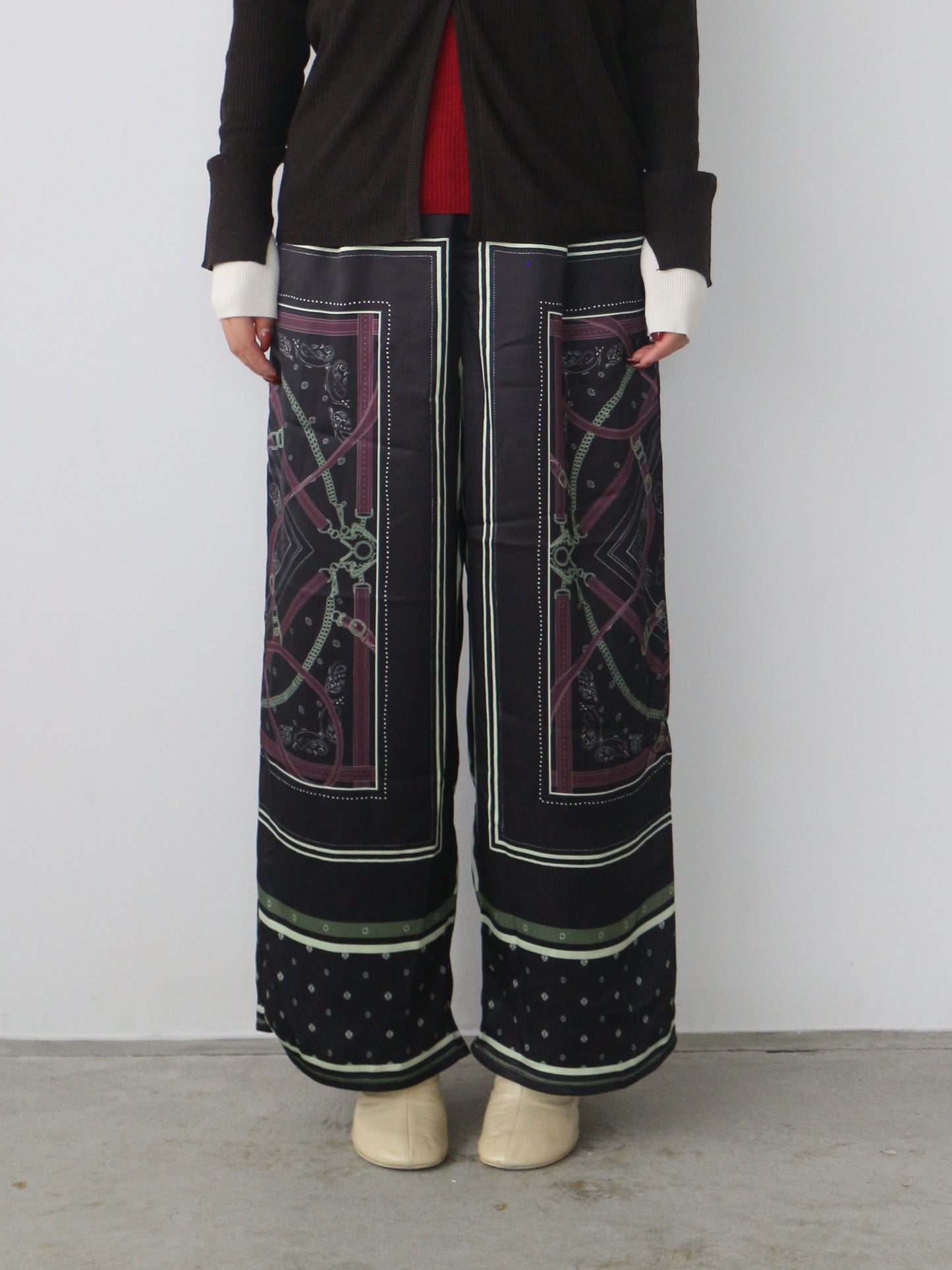 スカーフプリントパンツ