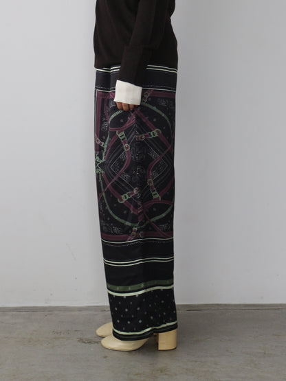 スカーフプリントパンツ