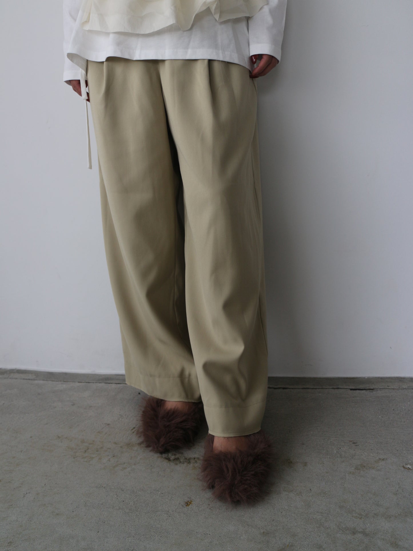 フロントアシメパンツ