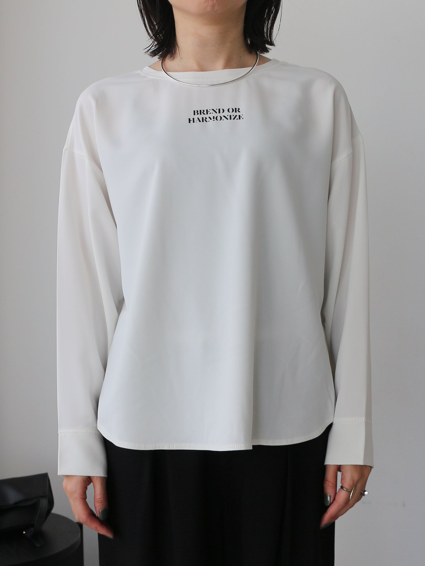 eru　2WAYロゴプリントプルオーバー