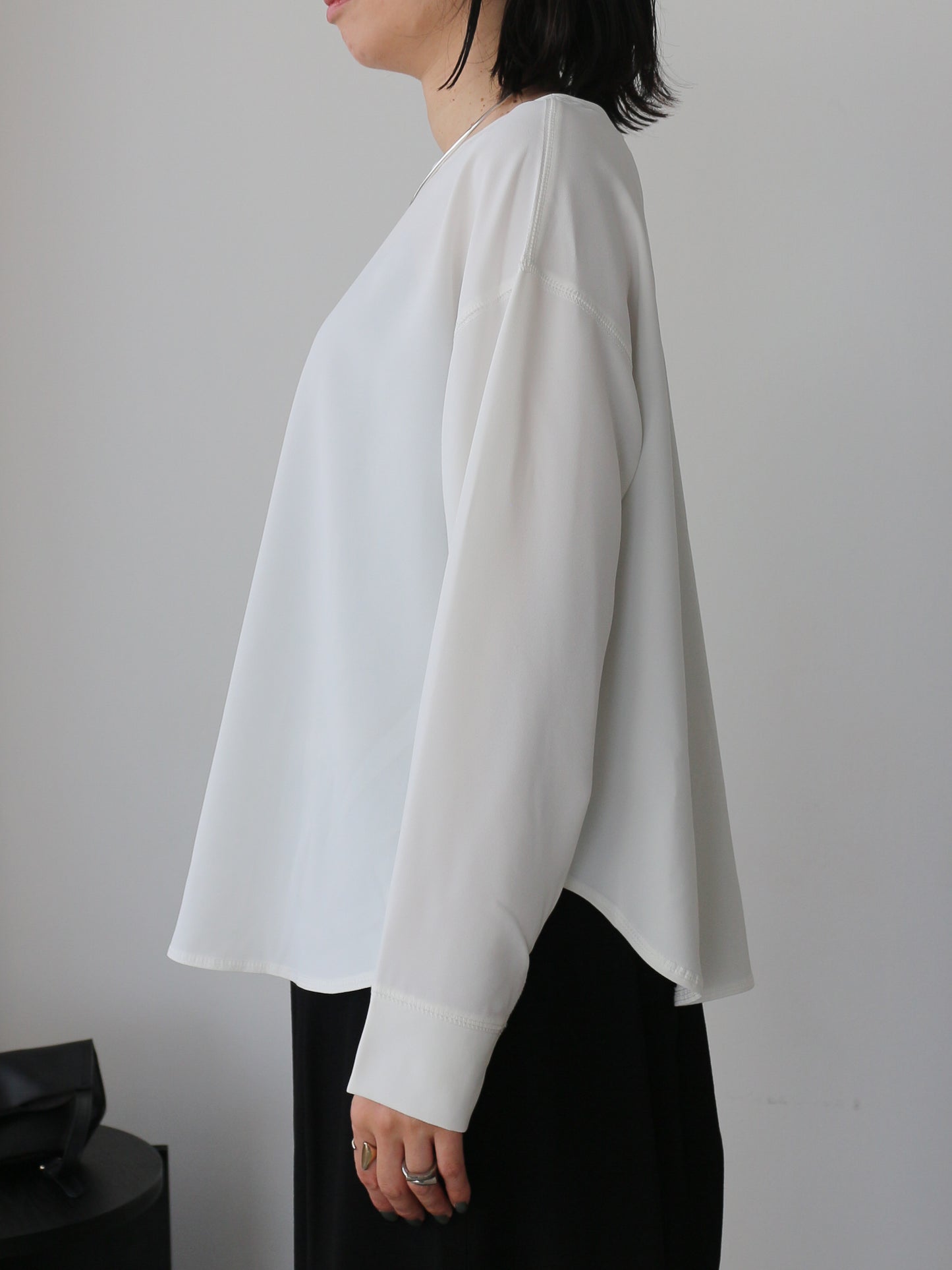 eru　2WAYロゴプリントプルオーバー