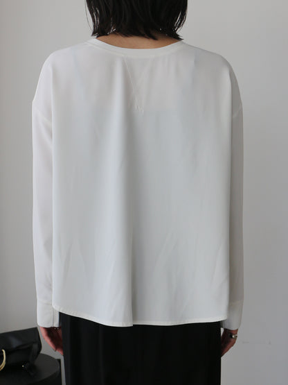 eru　2WAYロゴプリントプルオーバー