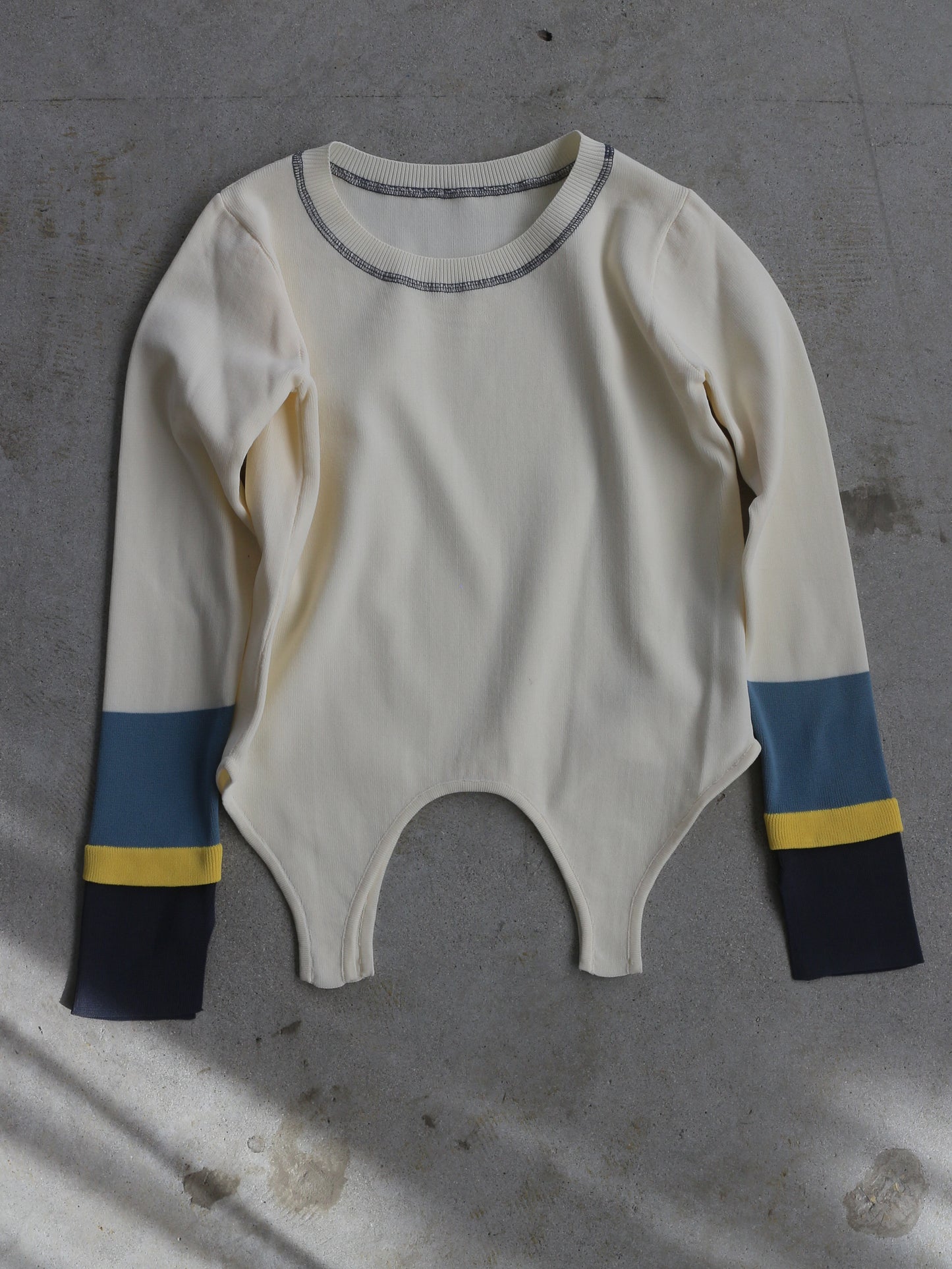 eru　配色スリーブニットトップス