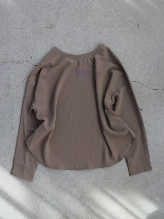 eru　2WAYロゴプリントプルオーバー