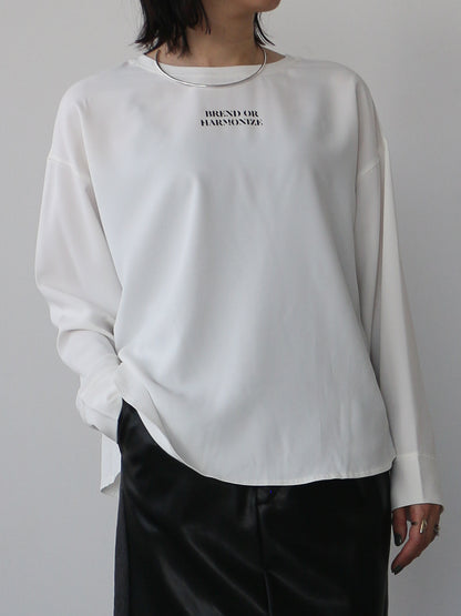 eru　2WAYロゴプリントプルオーバー