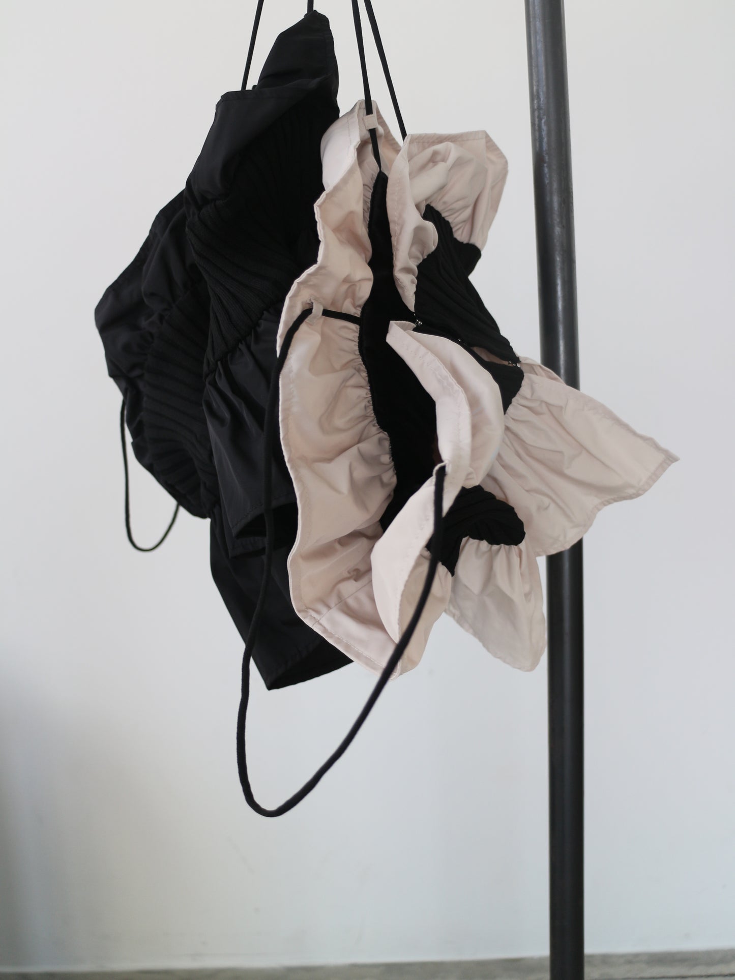 タフタ×ニットビスチェ