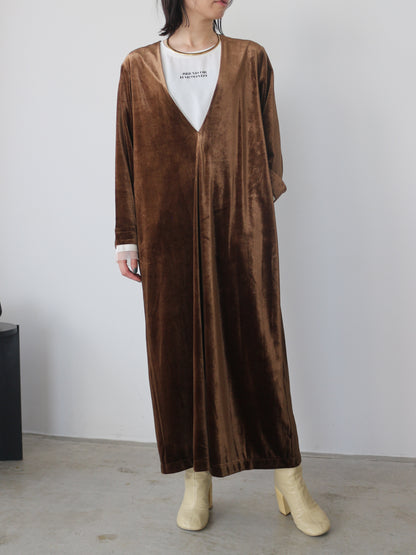 eru　2WAYロゴプリントプルオーバー